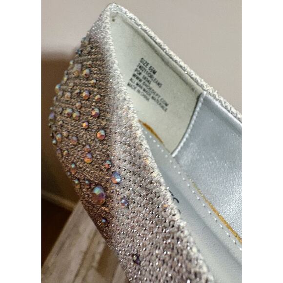 Hot Cakes‎ Women's Silver Bedazzled Ballet Flats Size 6.5 NWB - Picture 9 of 10